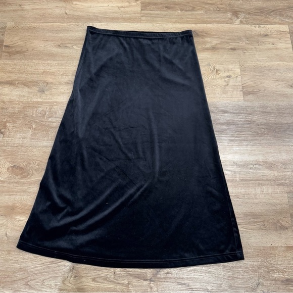 Vintage Black Velvet Maxi Skirt Elegance, Retro Glam Size Medium/Large‎ - Picture 1 of 4
